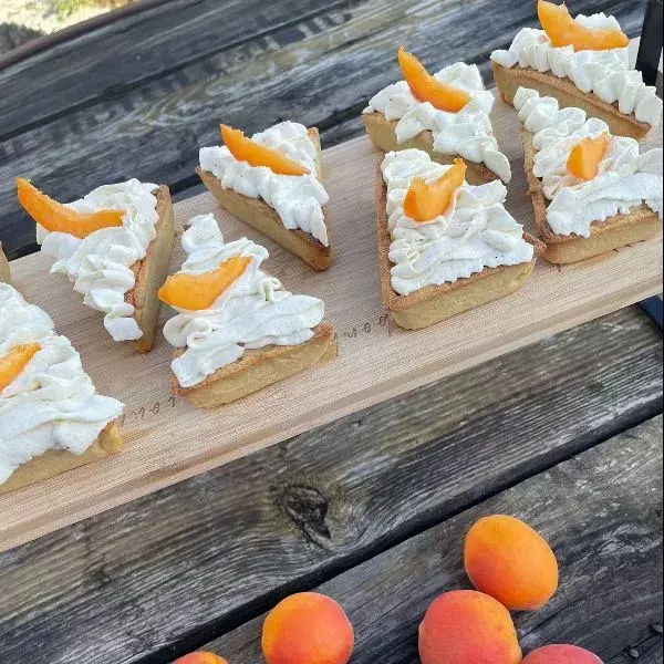 Triangles tartelettes amandines aux abricots