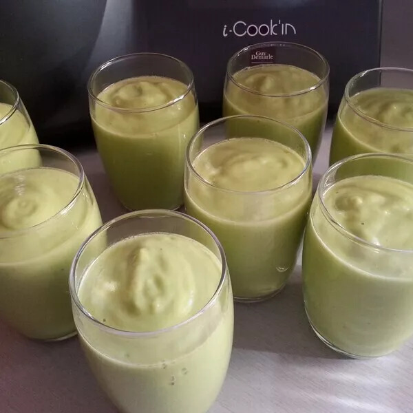 soupe froide aux avocats et lait de coco