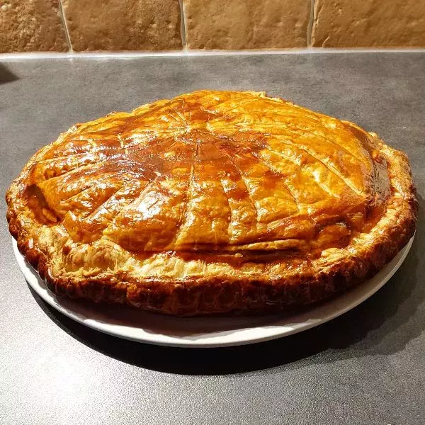 GALETTE DES ROIS crème d'amande et compote fruits d'hiver et vanille 