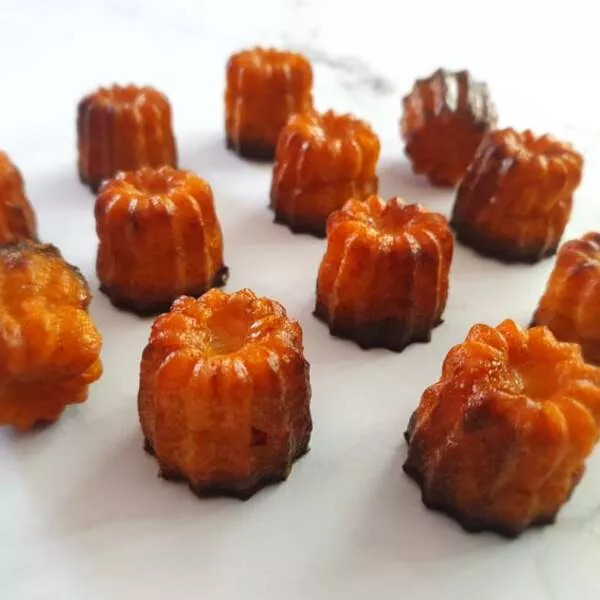 Minis cannelés chorizo comté