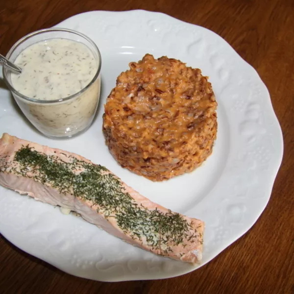 Risotto de riz rouge, filet de saumon et sa sauce au citron vert