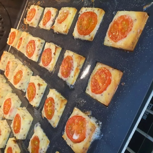 Bouchées aux tomates cerises et moutarde 