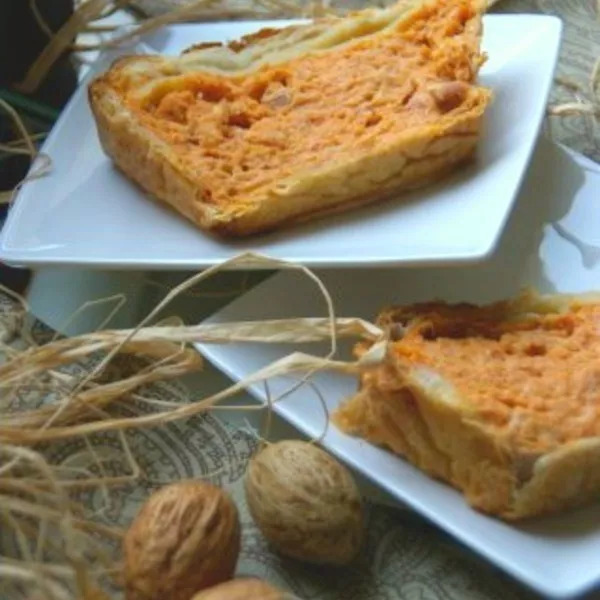 Cake au thon et à la tomate en croûte feuilletée