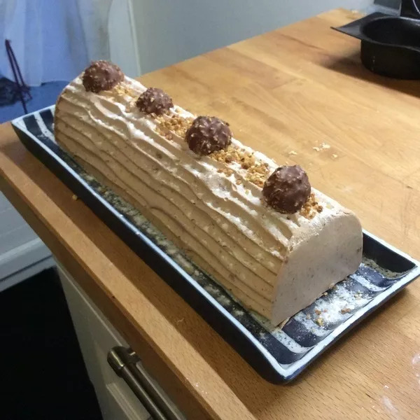 Bûche Ferrero Rochers NDL Décor Bois