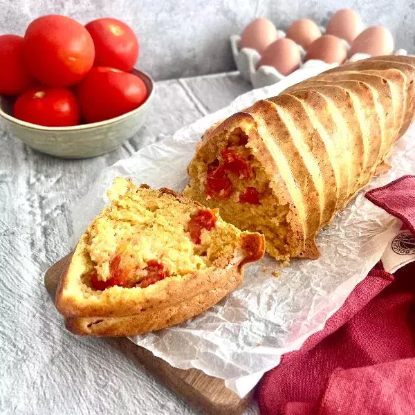 Cake tomates, gruyère et moutarde