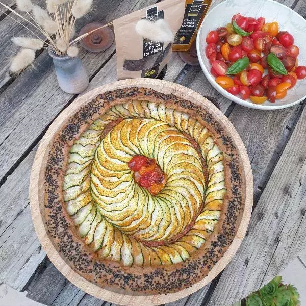 TARTE RUSTIQUE COURGETTE / PESTO ROUGE