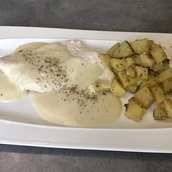 Escalope de Dinde à la creme et pommes de terre 