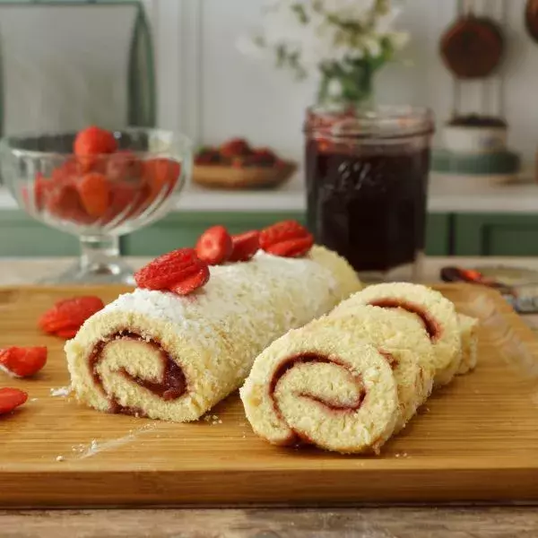 Gâteau roulé à la confiture de fraises