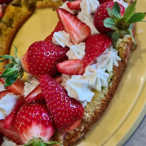 Couronne rhubarbe-fraises