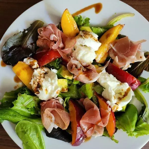 Salade de nectarines et prosciutto