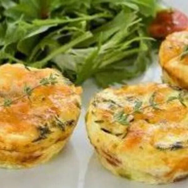 QUICHES INDVIDUELLES SANS PATE POIREAUX FROMAGE