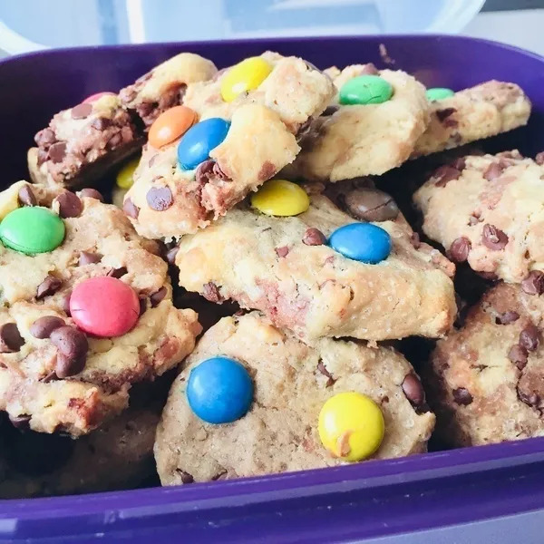 cookies aux pépites de chocolat et  au  m&m's