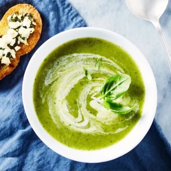 Velouté de courgettes et concombre