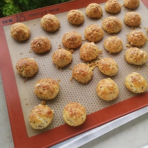 Gougères moutarde Comté 