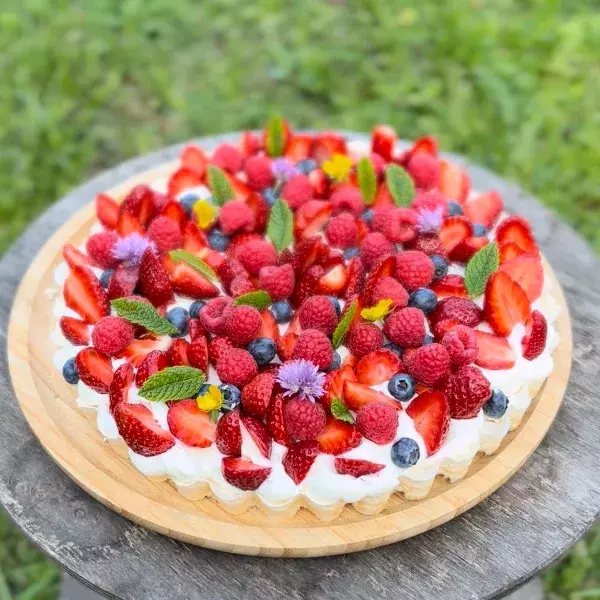 TARTE PAVLOVA FRUITS ROUGES