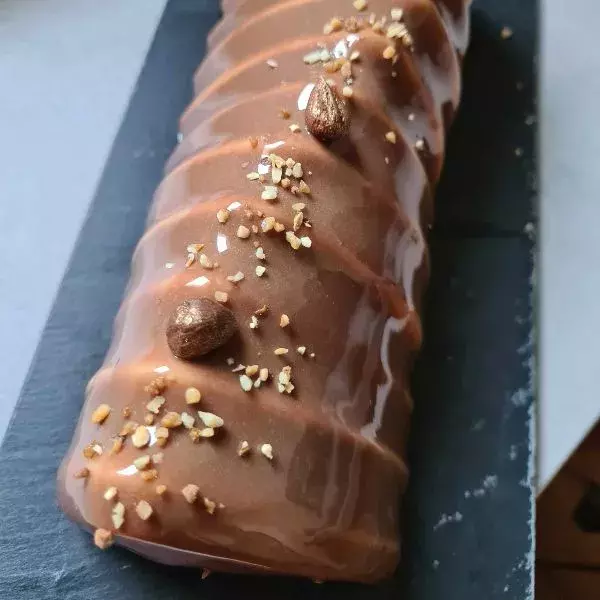 Bûche au praliné noisettes