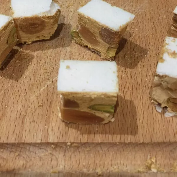 NOUGAT DE MONTÉLIMAR