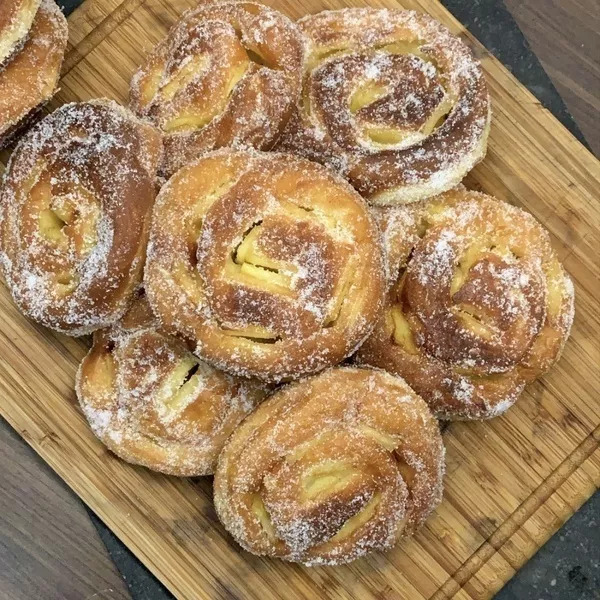 Beignets escargots  aux pommes