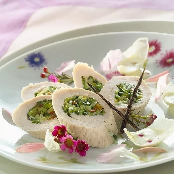 Roulade de dinde farcie aux petits légumes et sa crème vanille