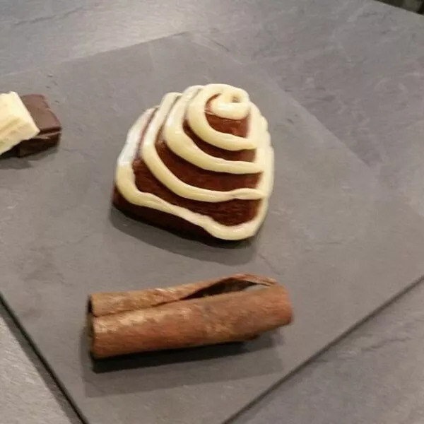 Pyramides aux 2 chocolats et à la cannelle