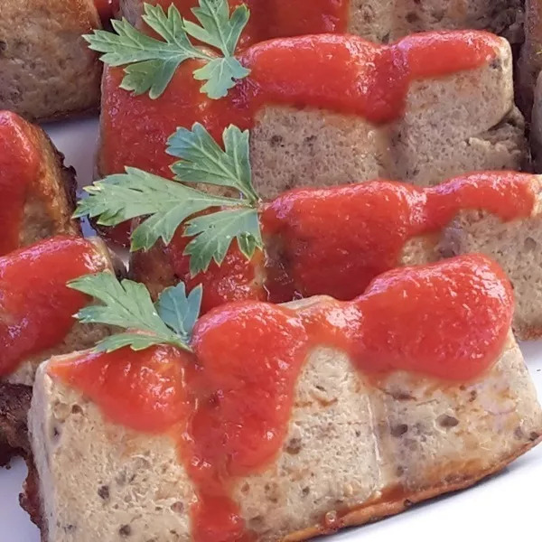 Petits pains d'aubergine au coulis de tomate