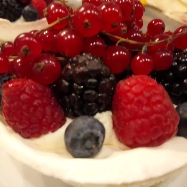 Pavlova aux fruits rouges