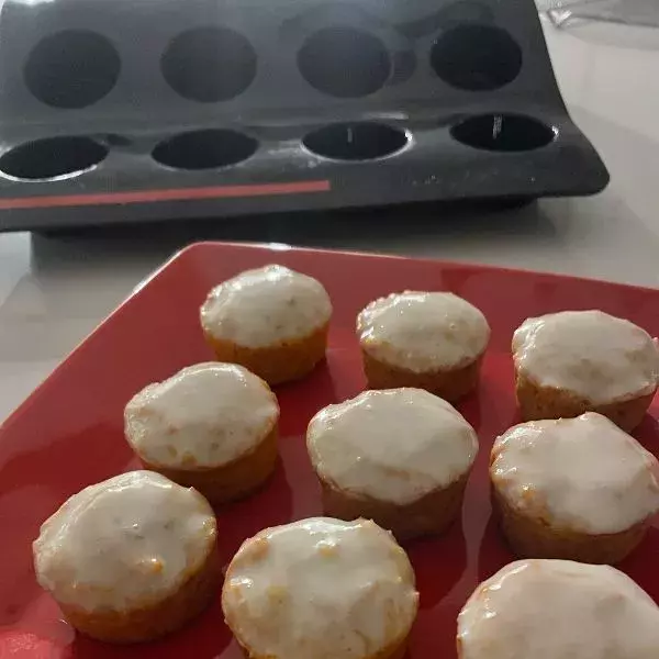 mini-carrot cakes