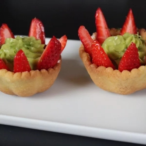 Tartelettes aux fraises et crème de pistache