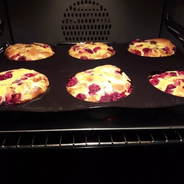 Clafoutis aux framboises (ou groseilles)