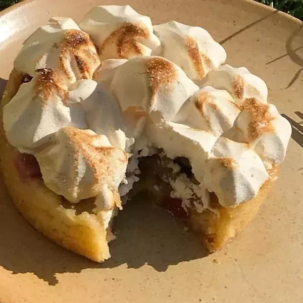 Tartelettes à la rhubarbe meringuées