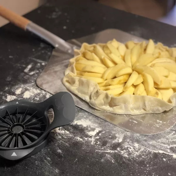 Tarte aux pommes crumble sur kit à pizza 