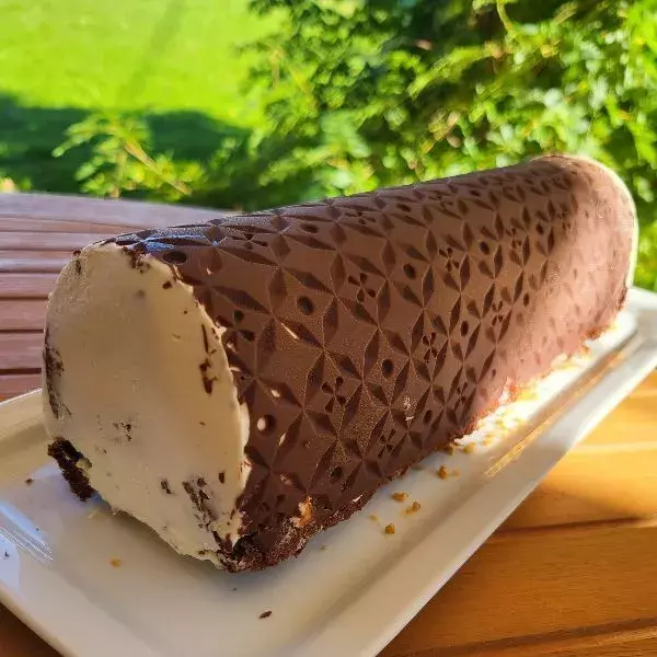 Bûche façon Kinder délice 