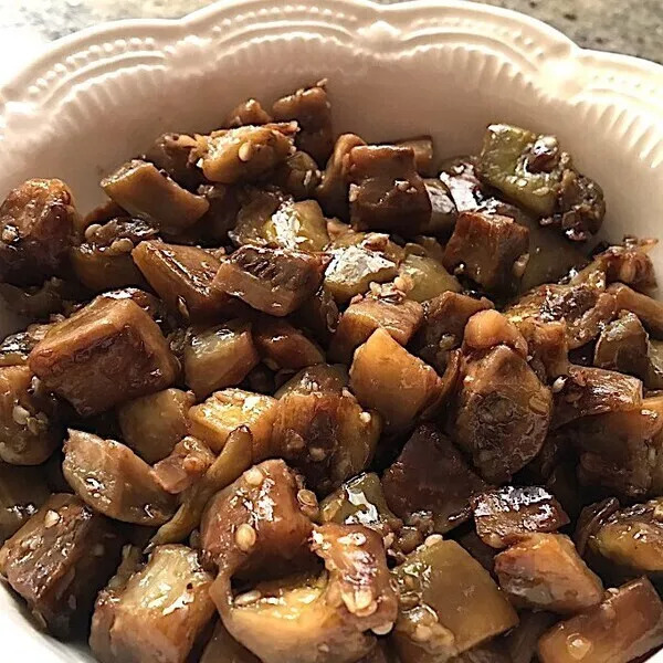 Salade d'aubergines à l'ail