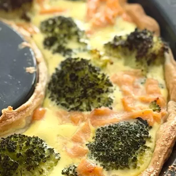 Tarte au brocolis et au saumon fumé
