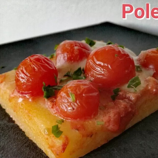 PIZZA SUR POLENTA