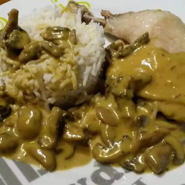 Cuisse de poulet sauce champignons