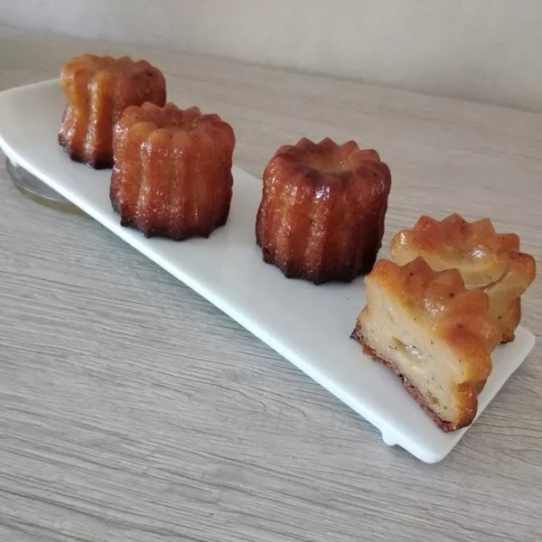 Cannelés bordelais 