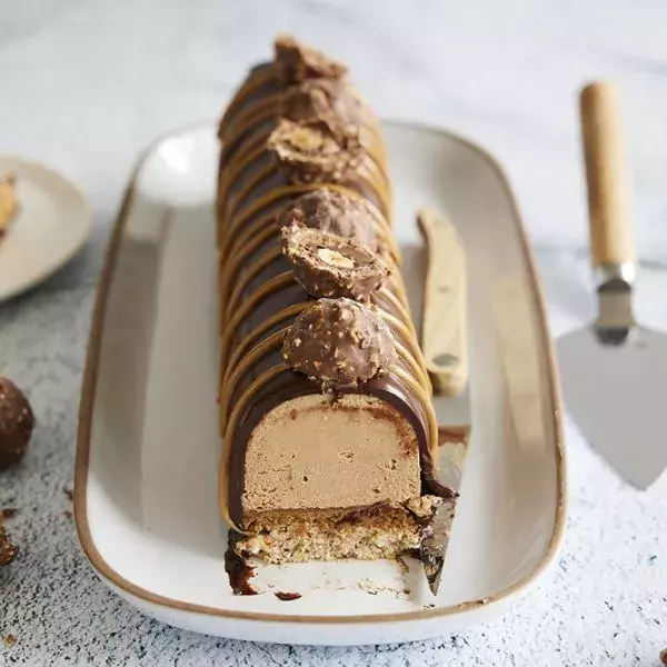 Bûche au praliné façon Rocher