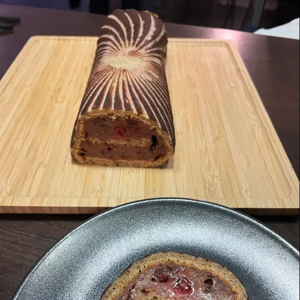 Bûche mousse au chocolat / groseilles 