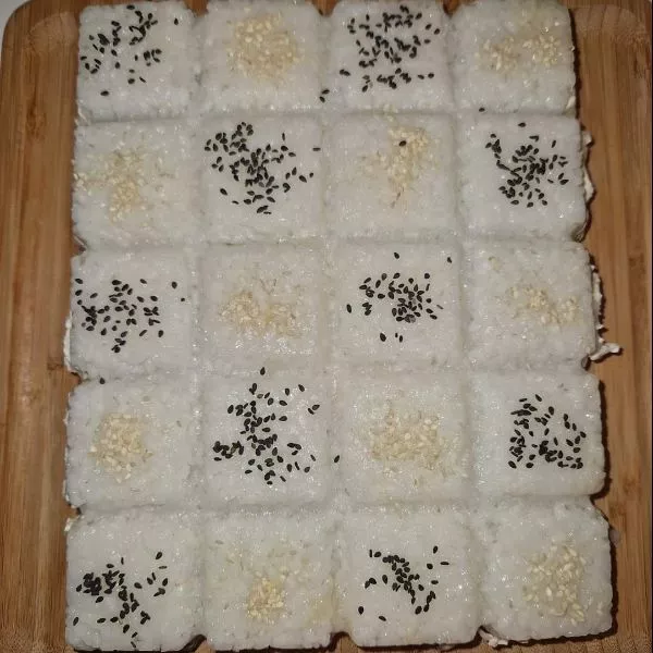 Sushi cube saumon