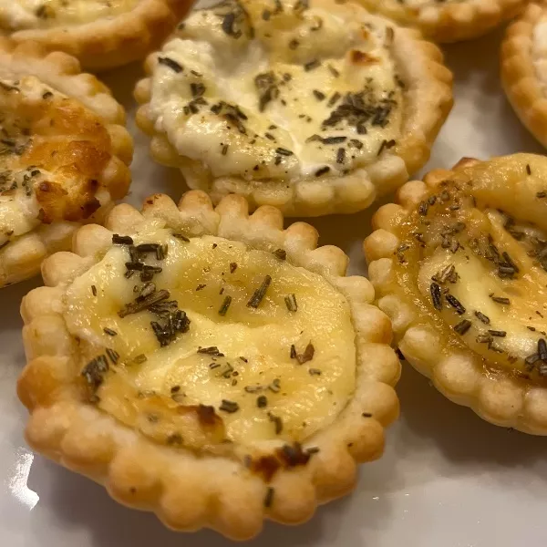 Mini tartelettes chèvre miel romarin