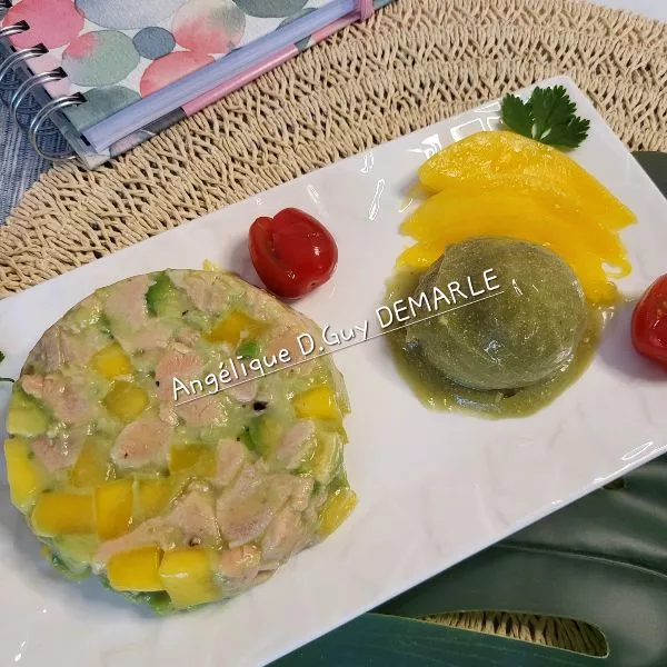 Tartare de saumon à l'avocat et à la mangue