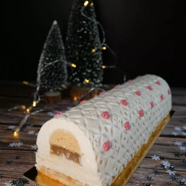 Bûche pêche blanche caramel