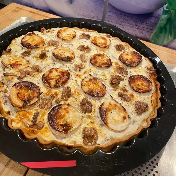 Tarte au chèvre, aux noix et au miel