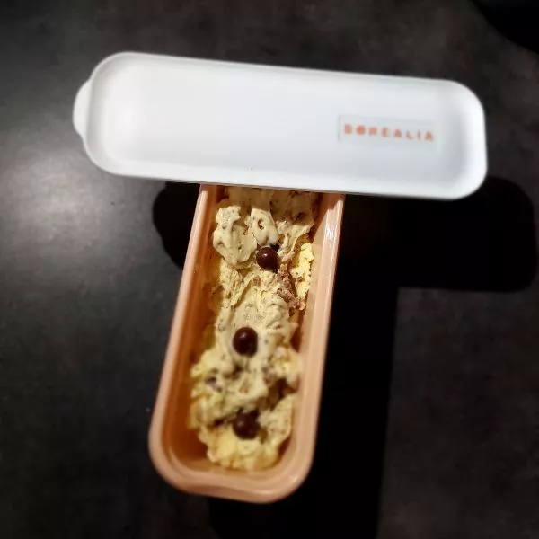 GLACE VANILLE AUX KITKAT BALL à la BOREALIA 