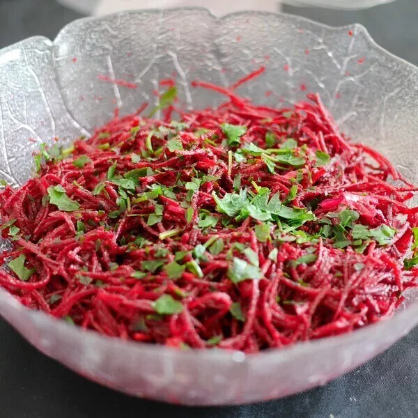 SALADE DE BETTERAVES CRUES