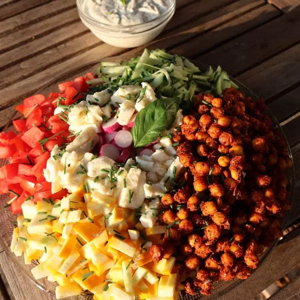 Salade d'été aux pois chiches grillés