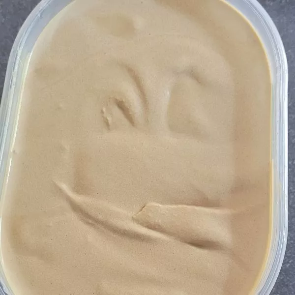 Glace à la réglisse