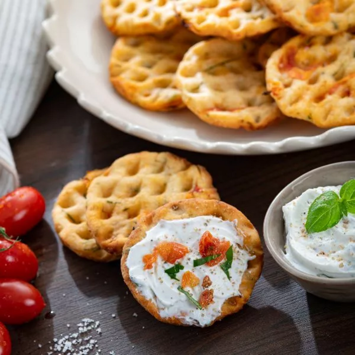 Mini gaufrettes tomate basilic