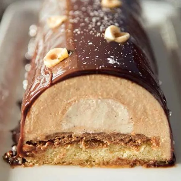 Bûche praliné, café et zestes de clémentine